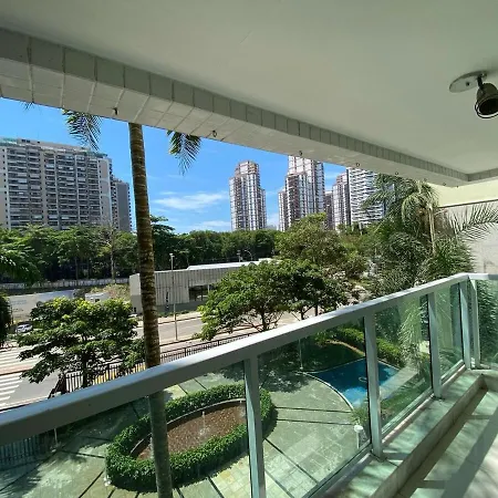 Apto Na Barra A Poucos Minutos Do Metro E Da Praia